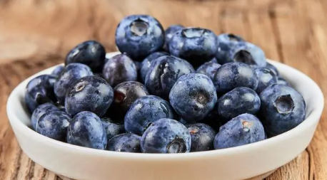 蓝莓一天吃多少为宜（200克蓝莓大概有多少个）