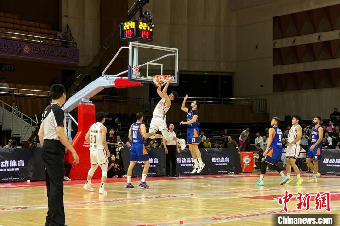 中欧篮球冠军杯开赛 中国和塞尔维亚顶级联赛球队展开对决