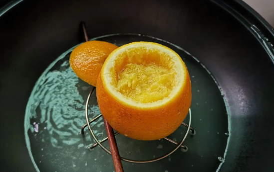 橙子蒸熟和生吃有什么区别橙子蒸熟和生吃哪个好吃(橙子蒸着吃好还是生吃好)