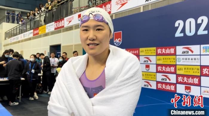 全国游泳锦标赛：张雨霏50米自由泳头名晋级决赛