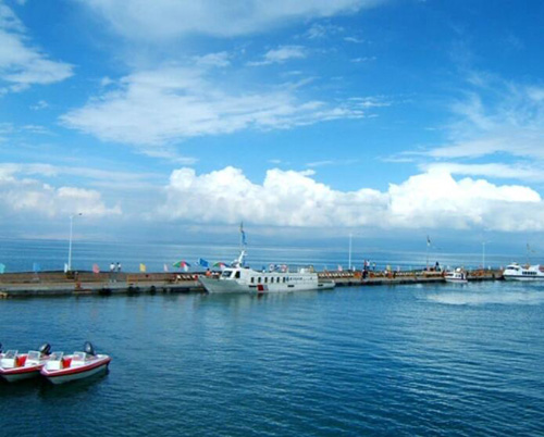 青海湖在哪个省哪个市（青海湖是哪个省的城市）