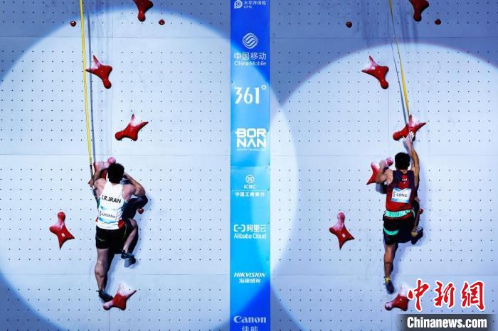 （杭州亚运会）亚运攀岩比赛首日：中国两名“00后”摘银牌