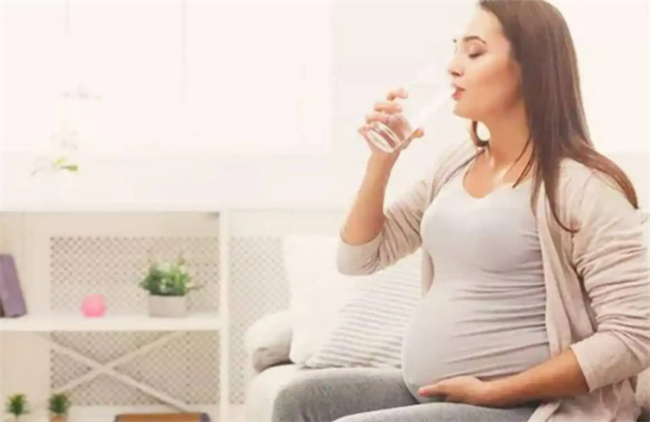 孕妇喝水怎么办