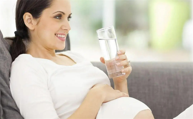 孕妇喝水怎么办