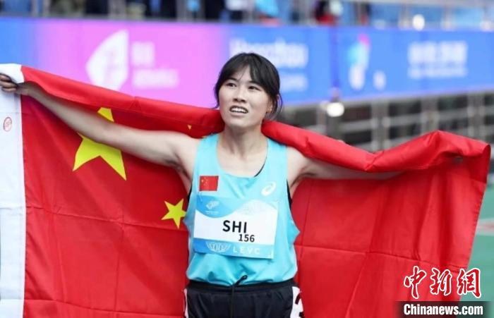 史逸婷亚残运会破世界纪录夺冠 家乡湖南桂阳为她喝彩