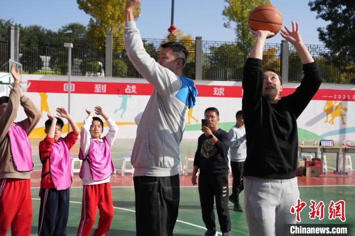 传承红色基因 中国篮球名人堂举办“回到战斗篮球队主场”主题活动