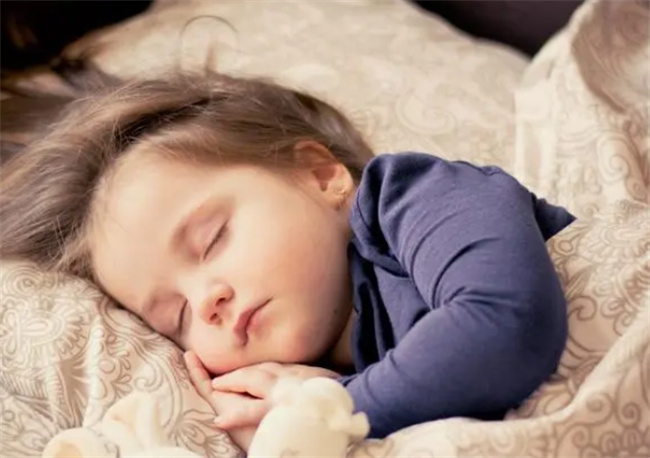 新生儿睡觉不踏实总醒是什么原因