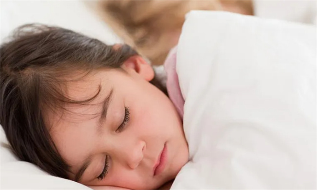 新生儿睡觉不踏实总醒是什么原因