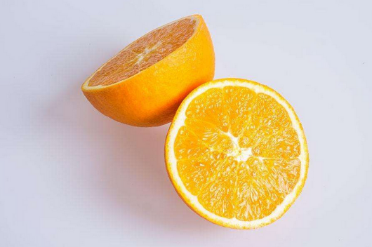 冰糖蒸橙子可以每天吃吗冰糖蒸橙子天天吃好吗(冰糖蒸橙子的功效与作用)