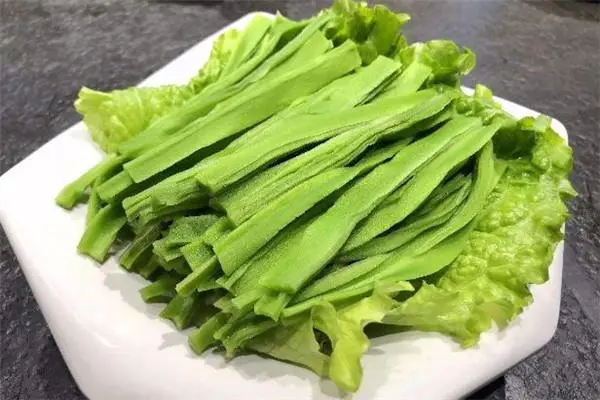 贡菜是干的好还是水发的好吃贡菜煮火锅需要多长时间(贡菜煮火锅需要泡发吗)