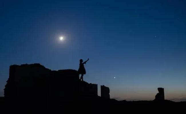 10月10日最美“星月童话”金星合月来了什么是金星合月(金星合月具体时间)