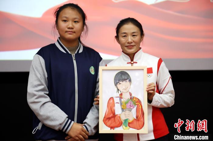 首位藏族奥运冠军对话少年：寒来暑往，在田径场走了超13万公里